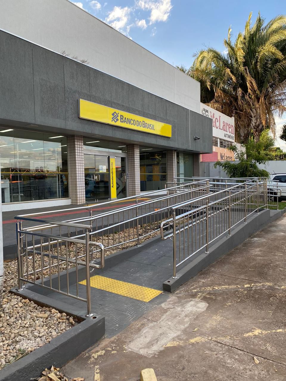Portões metálicos